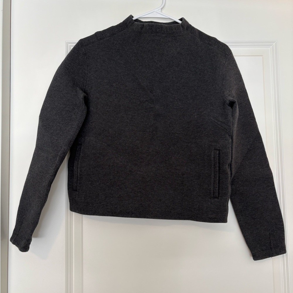Lululemon cropped mock neck Sweatshirt